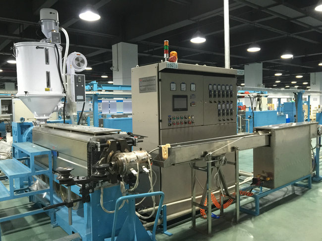 DAHETEC Electrical Wire PU Plastic Extrusion Line Tension Pay Off 90mm Screw Dia 1