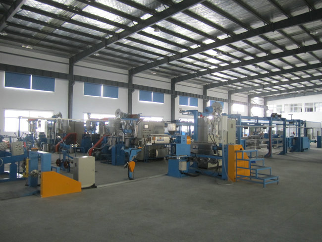 Insulating Sheathed Power Wire Plastic Extrusion Line Low Smoking Non Halogen 2