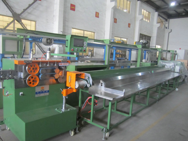 3.7KW Copper Wire Twisting Machine Shaft Dia 400mm Bobbin With Electromagnetic Brake 2