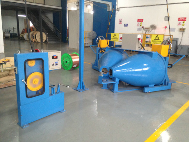DAHETEC Double Heads 370W AC Current Motive for Non Halogen Plastic Extrusion Line 1