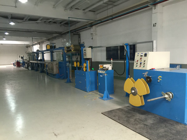 Low smoking Plastic Extrusion Line / Equipment Flame Resistant 0