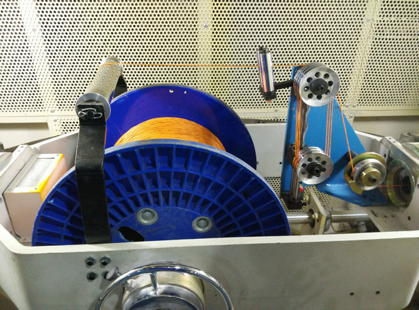 Sky Blue wire twist machine With &phi;400 &times; &phi;25&times;276 Pay Off Bobbin 1