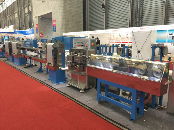 PE SR-PVC Wire Extrusion Machine Plastic Insulating Diameter 500 Pay Off Bobbin 1