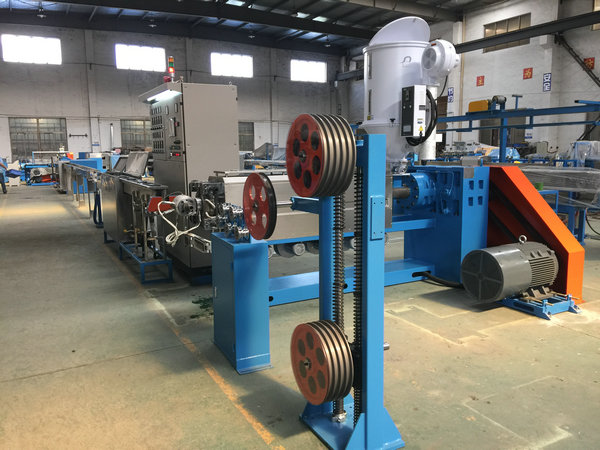 DHT-1250 Magnetic Tension Wire Pay Off Machine And 1250 Take Up Machine For Extruder Line 1
